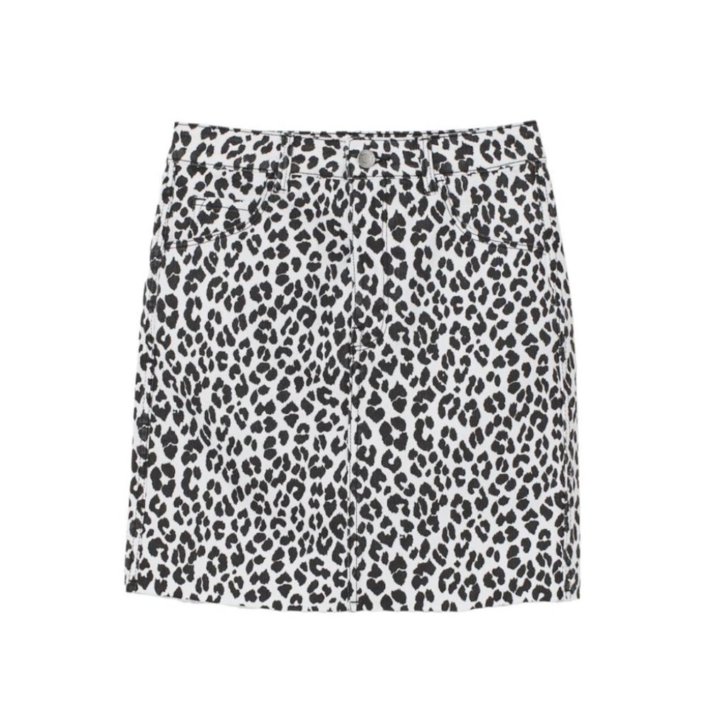 H&M Short Denim Skirt Women’s Size‎ 6 US White Leopard 5-Pocket Raw Hem NWOT